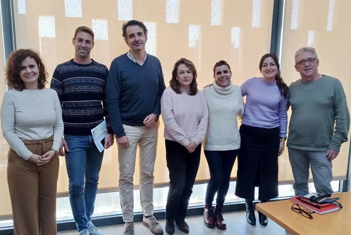 Esperanza Gómez con el comité de Emvisesa