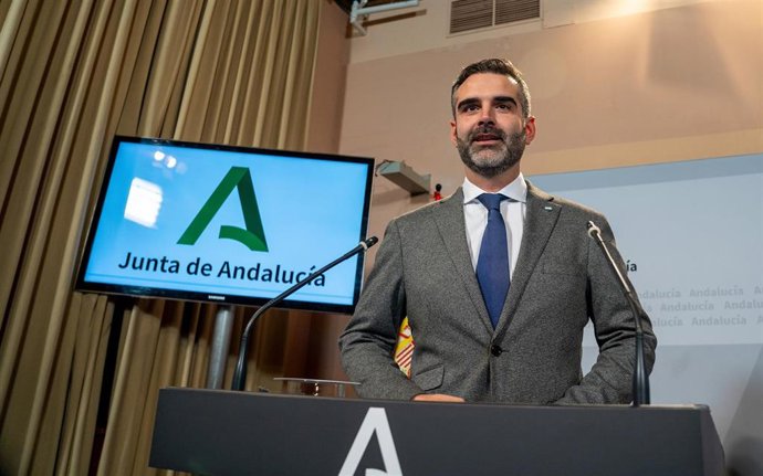 El consejero de Sostenibilidad, Medio Ambiente y Economía Azul y portavoz del Gobierno, Ramón Fernández-Pacheco, en una foto de archivo en una rueda de prensa posterior al Consejo de Gobierno de la Junta de Andalucía. 
