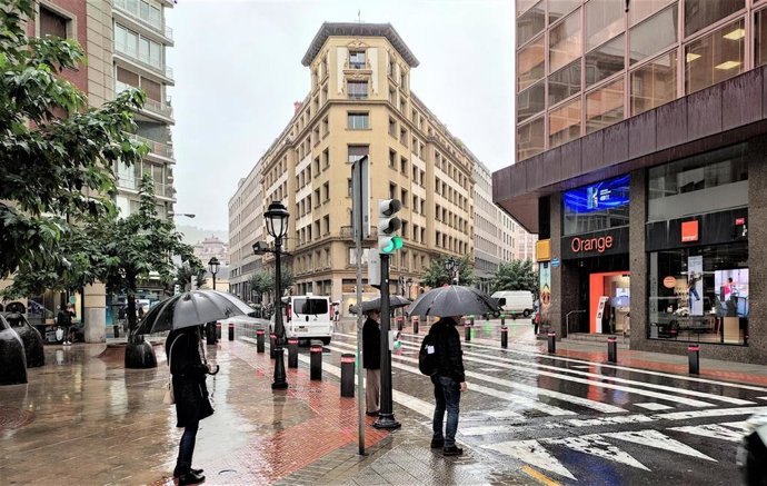 Jornada lluviosa en Bilbao (archivo)