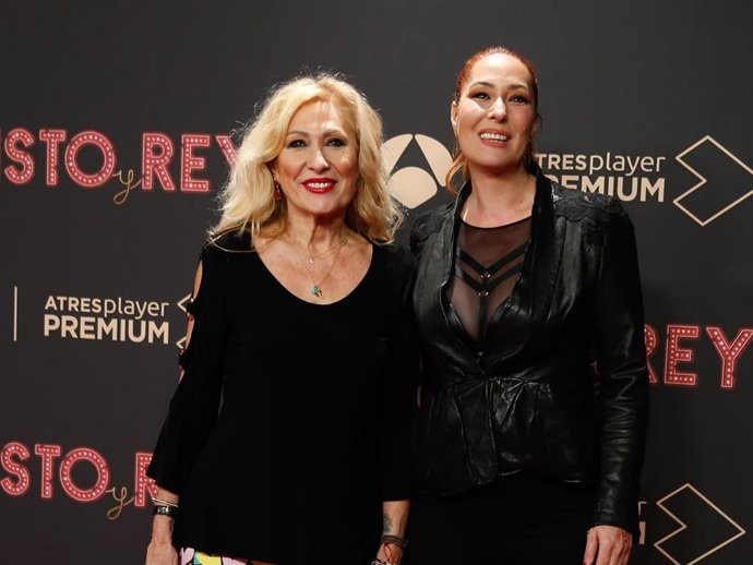 ROSA BENITO Y ROSARIO MOHEDANO EN EL ESTRENO DE 'CRISTO Y REY'