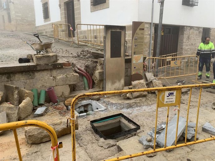 Obras para el soterramiento de cableado.