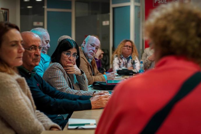 Archivo - Reunión que de Carolina Darias, candidata a la alcaldía de Las Palmas de Gran Canaria por el PSOE, con los vocales de distrito del partido en el municipio