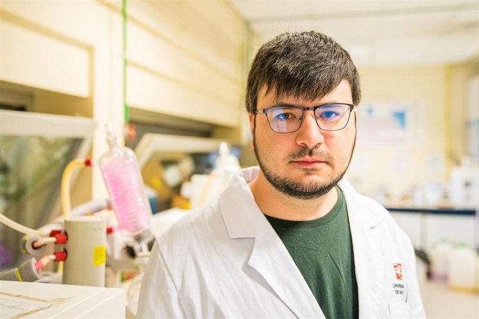 Archivo - Ignacio Funes recibe el Premio Thieme Chemistry Journals, que reconoce la proyección de los jóvenes químicos orgánicos