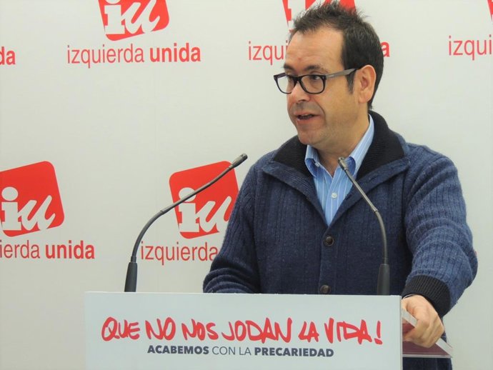 Archivo - El coordinador de IU, Juan Ramón Crespo.