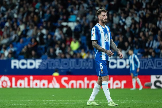 Archivo - Fernando Calero of RCD Espanyol gestures during spanish league, La Liga Santander, football match played between RCD Espanyol and Villarreal Club de Futbol at RCD Stadium on November 9, 2022 in Barcelona, Spain.