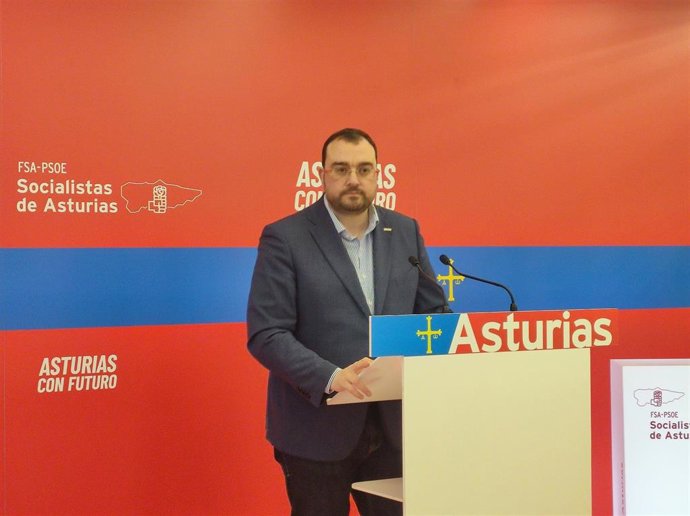 El secretario general de la FSA-PSOE y presidente del Principado de Asturias, Adrián Barbón