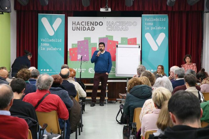 Alberto Bustos, durante la asamblea.