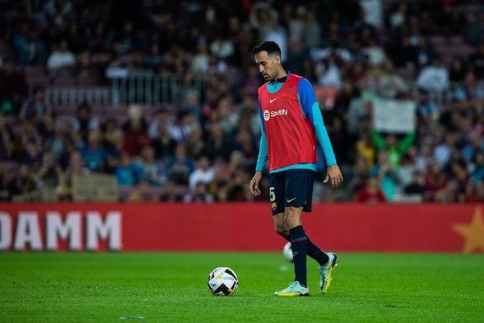 Archivo - Sergio Busquets of FC Barcelona looks on during the spanish league, La Liga Santander, football match played between FC Barcelona and Celta de Vigo at Spotify Camp Nou on October 10, 2022, in Barcelona, Spain.