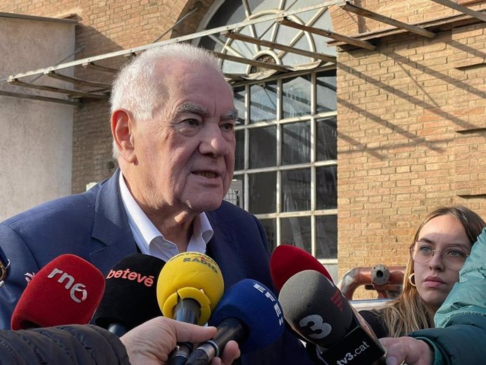 El presidente del grupo municipal de ERC en el Ayuntamiento de Barcelona y candidato a la alcaldía, Ernest Maragall, en la cabalgata de los Tres Tombs de Sant Andreu de Barcelona