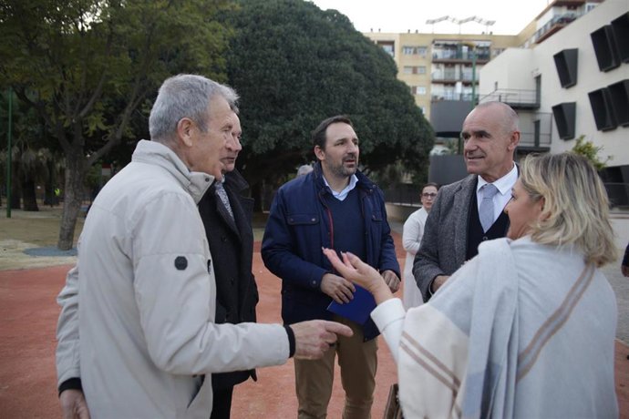 Antonio Muñoz reforzará la conservación del arbolado y las zonas verdes y la iluminación en el Sector 8 de Sevilla Este