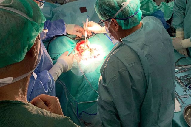 El Hospital de Melilla realiza por primera vez una extirpación de un tumor cerebral guiado mediante neuronavegación