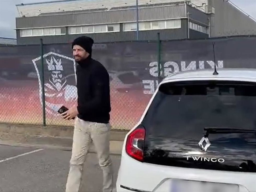 GERARD PIQUÉ LLEGA A KING LEAGUE