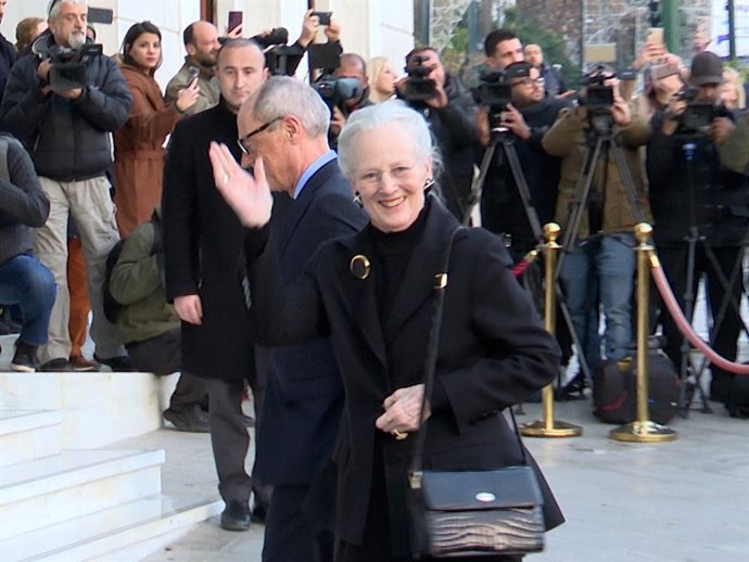 La Reina Margarita de Dinamarca llega a Atenas para asistir al funeral del Rey Constantino de Grecia