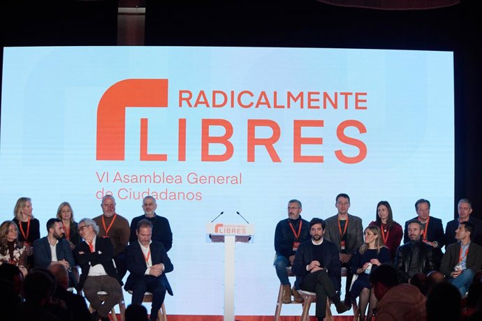 Martín Blanco en la imatge de la nova executiva durant l'Assemblea