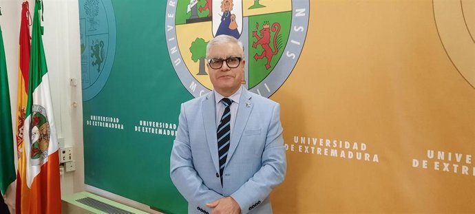 Archivo - El rector electo de la Universidad de Extremadura (UEx), Pedro Fernández Salguero