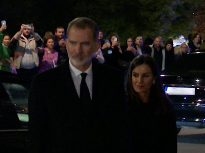 El Rey Felipe VI y la Reina Letizia a su llegada al hotel en el que se hospedan en Atenas