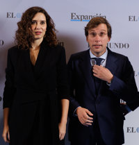 Ayuso avisa sobre Sánchez y su "plan": "Si la sociedad española no ve lo que está pasando es que somos tontos"