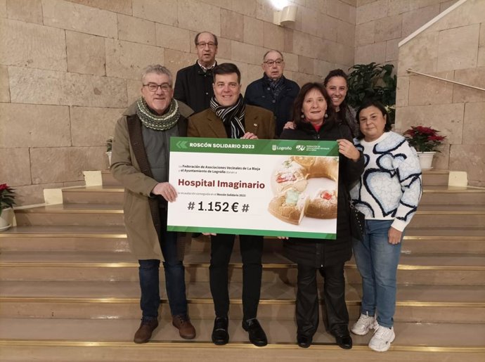 El Ayuntamiento De Logroño Y La Federación De Asociaciones Vecinales De La Rioja Han Entregado Esta Mañana A La Asociación Hospital Imaginario Un Cheque Solidario Con La Recaudación Obtenida Con La Iniciativa 'Roscón Solidario', De 1.152 Euros