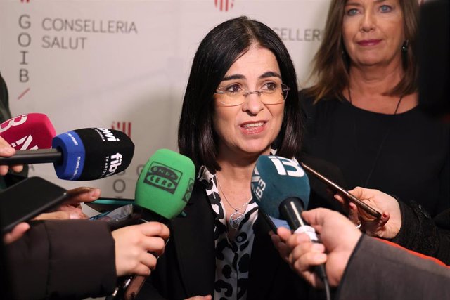 La ministra de Sanidad, Carolina Darias, asiste a la Gala de los Invisibles de la COVID-19, a 12 de enero de 2022, en Palma de Mallorca, Mallorca, Islas Baleares (España).