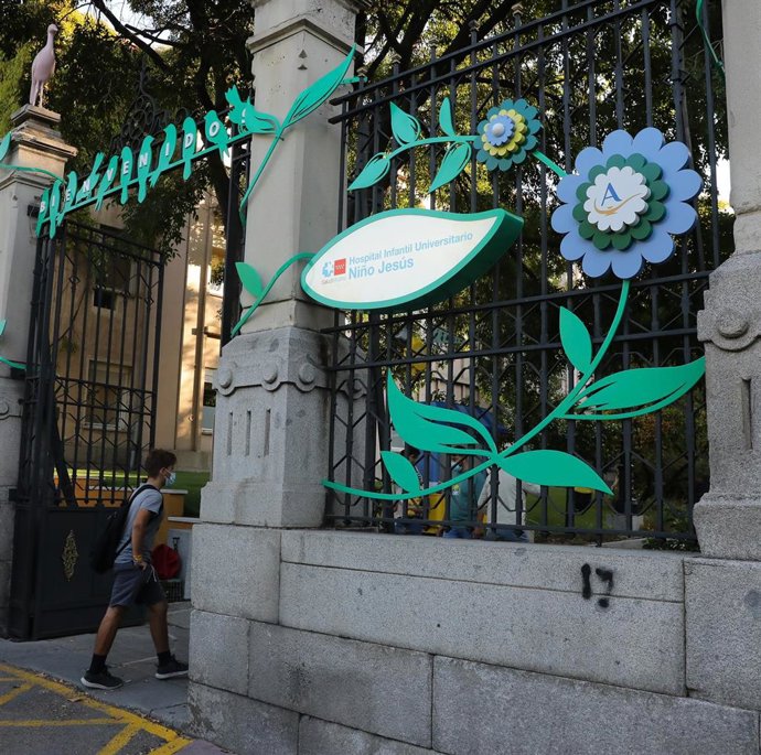 Archivo - Entrada del Hospital Universitario Infantil Niño Jesús, frente al parque de El Retiro.