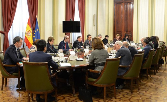 Luis Planas preside la reunión del comité de dirección del MAPA