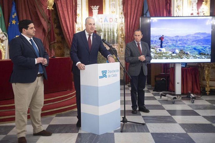 Ruiz Boix presentando la oferta de la provincia para Fitur 2023.