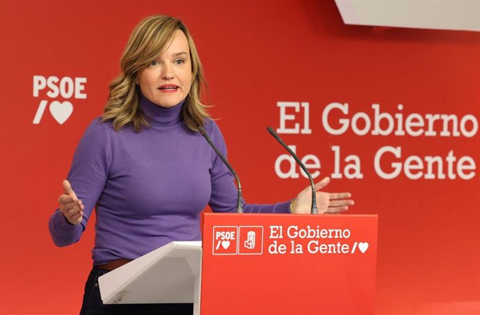 La ministra de Educación y Formación Profesional, Pilar Alegría, ofrece una rueda de prensa tras la reunión del Comité Electoral del PSOE, a 16 de enero de 2023, en Madrid (España). El secretario de Organización del PSOE, Santos Cerdán, ha anunciado la 