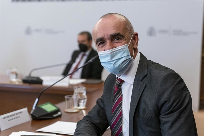 Archivo - El alcalde de Sevilla, Antonio Muñoz, en la reunión mantenida entre la Junta y el Gobierno para abordar la financiación del tramo norte de la línea 3 del Metro. 