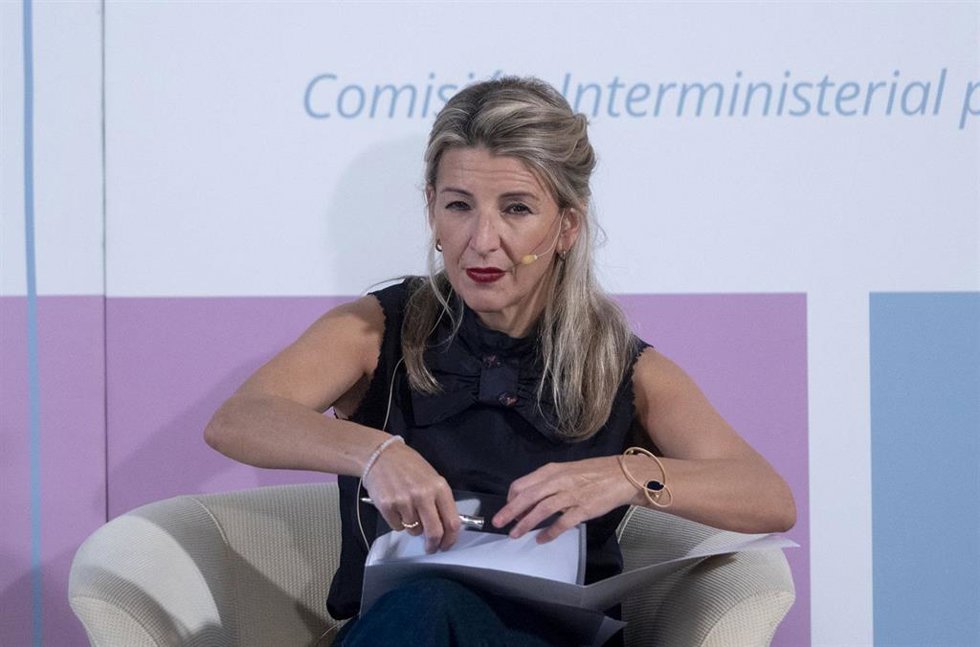La vicepresidenta segunda del Gobierno y ministra de Trabajo y Economía Social, Yolanda Díaz, participa en un diálogo abierto con el sector artístico en el Palacio de Zurbano, a 16 de enero de 2023, en Madrid (España).