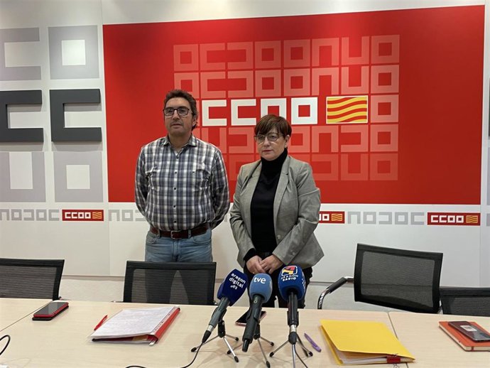 El secretario de negociación colectiva de la FSS, Mario Lolumo, y la secretaria general de la FSS de CCOO, Delia Lizana.