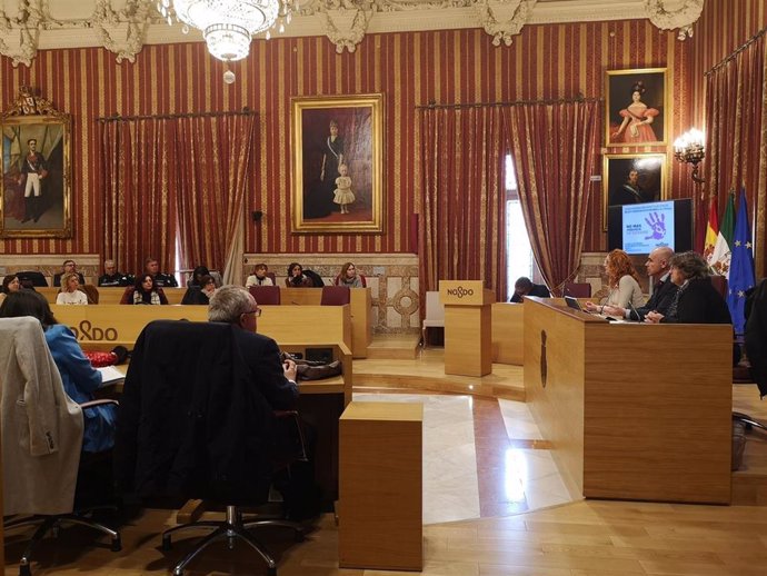 El alcalde de Sevilla, Antonio Muñoz, ha cerrado la reunión del Observatorio Municipal contra la Violencia de Género.