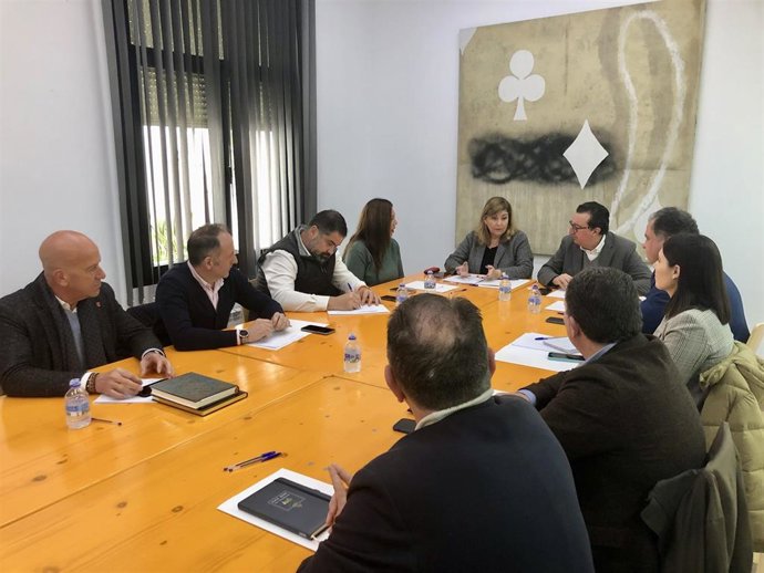 Reunión con los diputados provinciales.