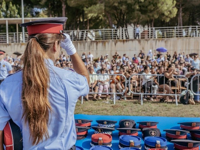 Imatge d'una agent dels Mossos d'Esquadra