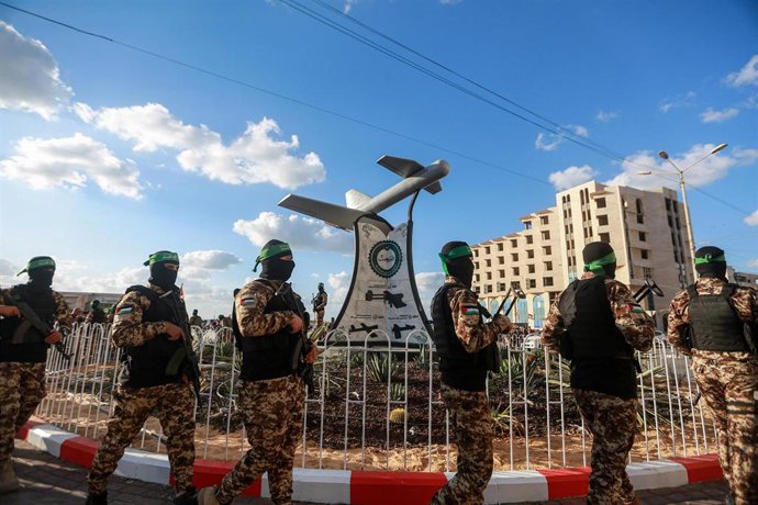 Archivo - Miembros de las Brigadas Al Qassam en la Franja de Gaza