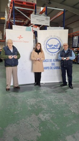 Entrega de tarjetas de combustibles al Banco de Alimento del Campo de Gibraltar.