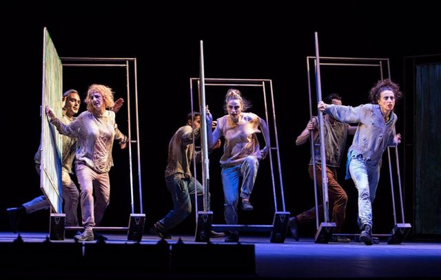 La puesta en escena de 'El avaro' de Molière en el Festival de Teatro de Málaga se adentra en la obra del famoso dramaturgo francés en clave musical.
