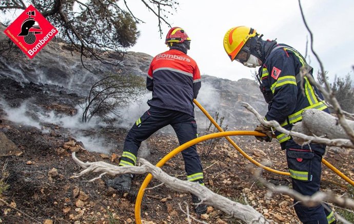 Incendio forestal en Aigües (Alicante).