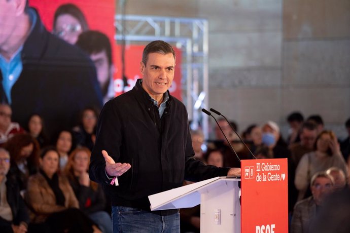 El presidente de gobierno de España Pedro Sánchez  en el mitin celebrado hoy en Sevilla, a 14 de enero de 2023, en Sevilla (Andalucía, España). El secretario general del PSOE y presidente del Gobierno, Pedro Sánchez, participa este sábado, 14 de enero, 