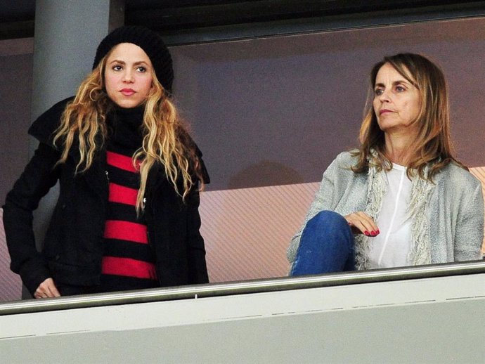 La madre de Gerard Piqué, agobiada y muy seria tras la declaración de guerra de Shakira