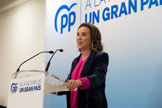 La secretaria general del PP, Cuca Gamarra, interviene en un acto público en el Ayuntamiento de Logroño, a 3 de enero de 2023, en Logroño, La Rioja (España). 
