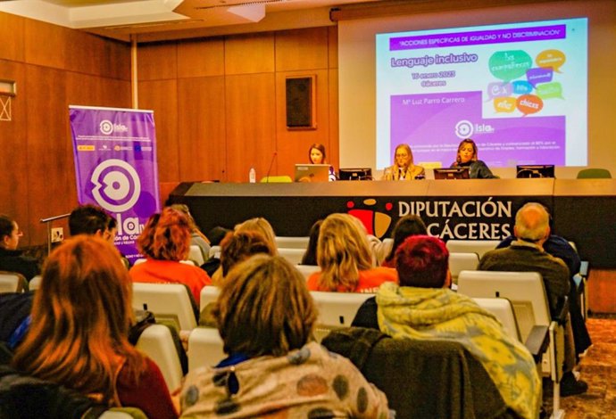 Comienza el programa formativo Isla IV de la Diputación de Cáceres con una jornada de lenguaje inclusivo