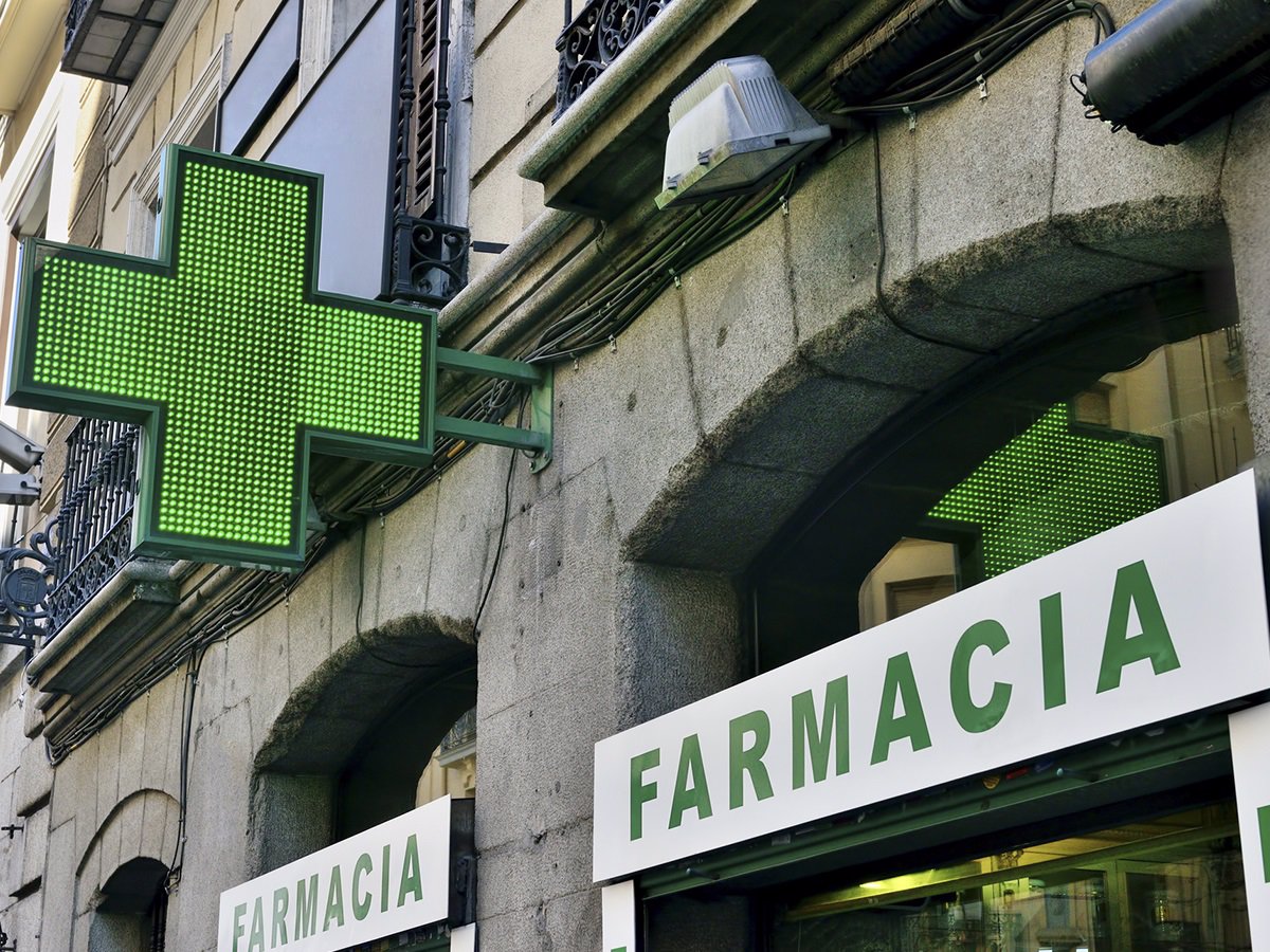 Las farmacias ayudan a evitar la pérdida de población en municipios rurales y favorece el empleo