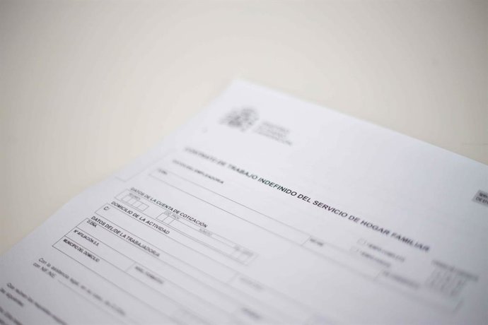 Detalle de contrato indefinido de una empleada doméstica,