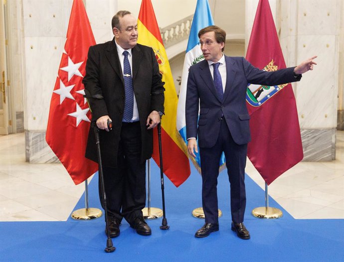 El presidente de la República de Guatemala, Alejandro Eduardo Giammattei,y el alcalde de Madrid, José Luis Martínez-Almeid), a su llegada a Cibeles El presidente de la República de Guatemala se encuentra de viaje oficial a Madrid con motivo de Fitur 202