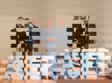 Asier Antona junto a Poli Suárez y Mariano Zapata