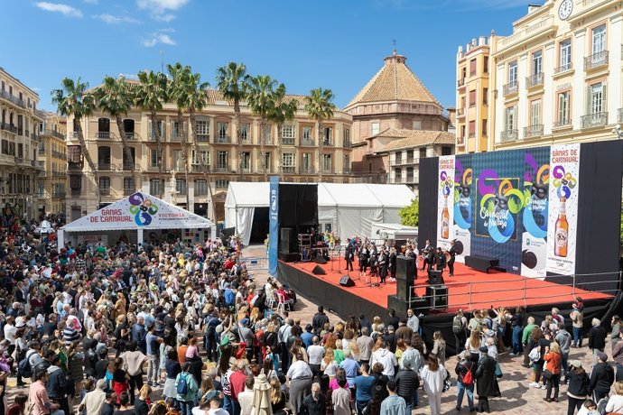 Archivo - Imagen de archivo del Carnaval en las calles de Málaga