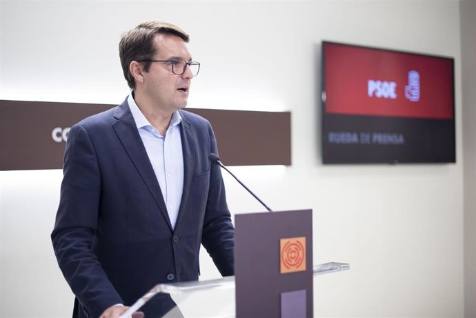 Archivo - El diputado del PSOE Aragón Óscar Galeano.