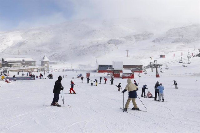 Archivo - Estación de esquí de Sierra Nevada (archivo).