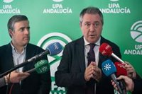 Espadas exige a la Junta que "gestione bien" y "más rápido" la PAC y complemente con ayudas al sector primario