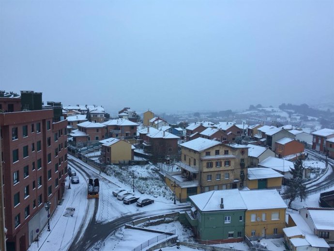 Archivo - Imagen de archivo de temporal de nieve en Asturias